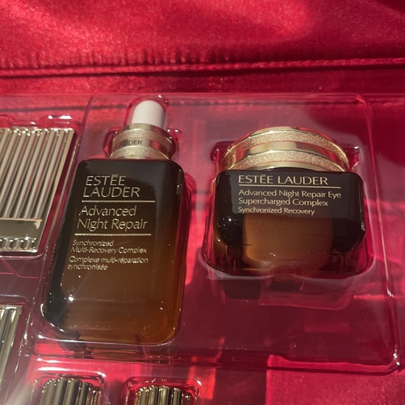 Ester Lauder 12 full-size favorites 😍💖🎁 - Picture 11 of 15